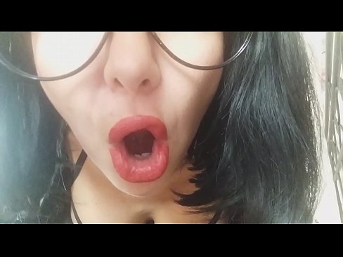 ❤️ Kara, via duonpatrino ne lasos vin iri al lernejo hodiaŭ... Mi bezonas vin tro multe... ❤️ Anala video ĉe eo.nudexxx.ru ☑