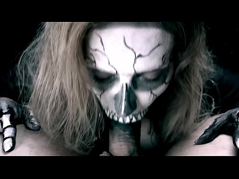 ❤️ Demona knabino suĉanta kokon per sia nigra buŝo kaj glutante kumon. ❤️ Anala video ĉe eo.nudexxx.ru ☑